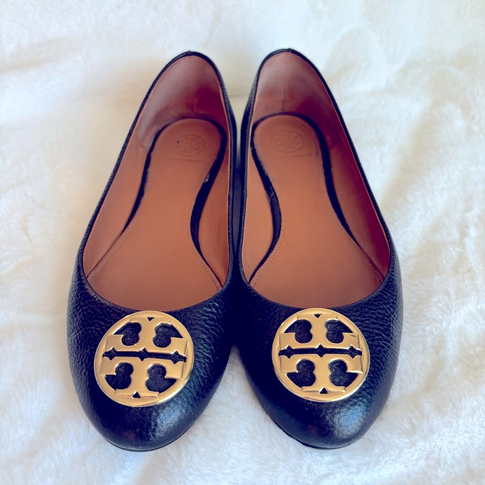 Black flat leather women’s shoes.